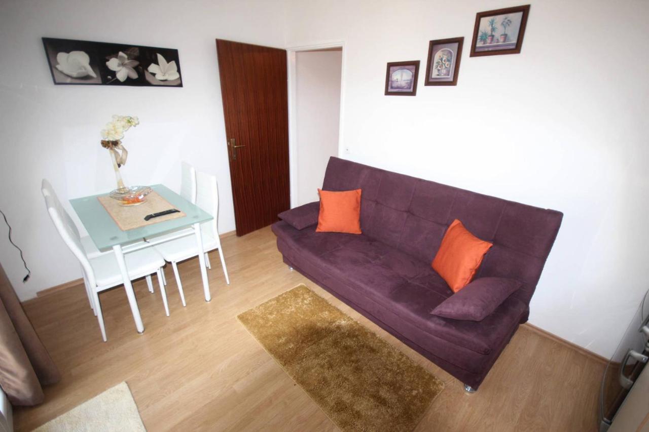 Small Apartment For A Great Holiday 자다르 외부 사진